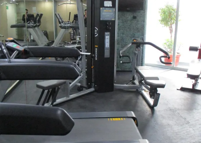 Century Reforma 4*