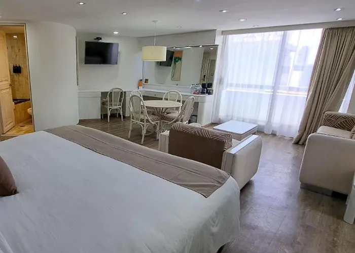 Hotel Century Reforma 4*