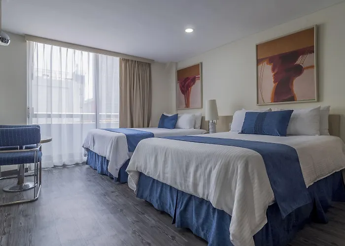 Century Reforma 4*