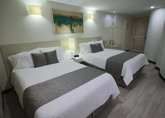 Century Reforma 4*