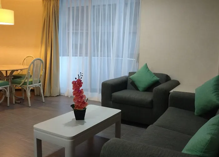 Century Reforma 4*